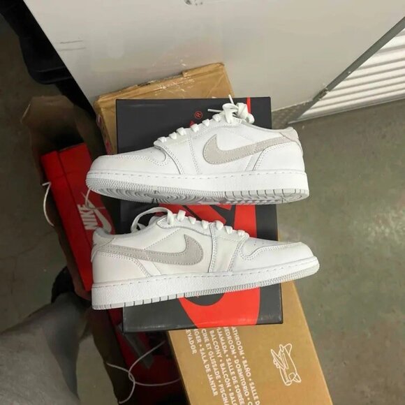 Air Jordan 1 Retro Low OG GS 'Neutral Grey' 2021 CZ0858 100 Gs size 7Y 8.5 women - Picture 2 of 9